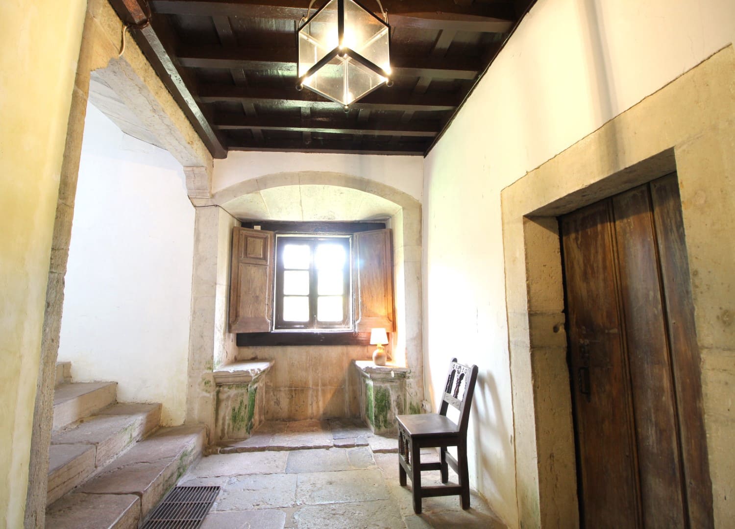 9 soveværelse Finca/Landehus til salg i Salas med garage - € 2.950.000 (Ref: 9061918)