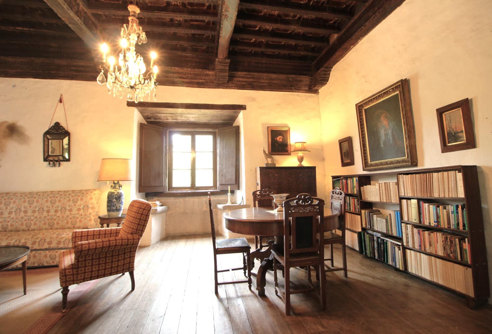 9 soveværelse Finca/Landehus til salg i Salas med garage - € 2.950.000 (Ref: 9061918)