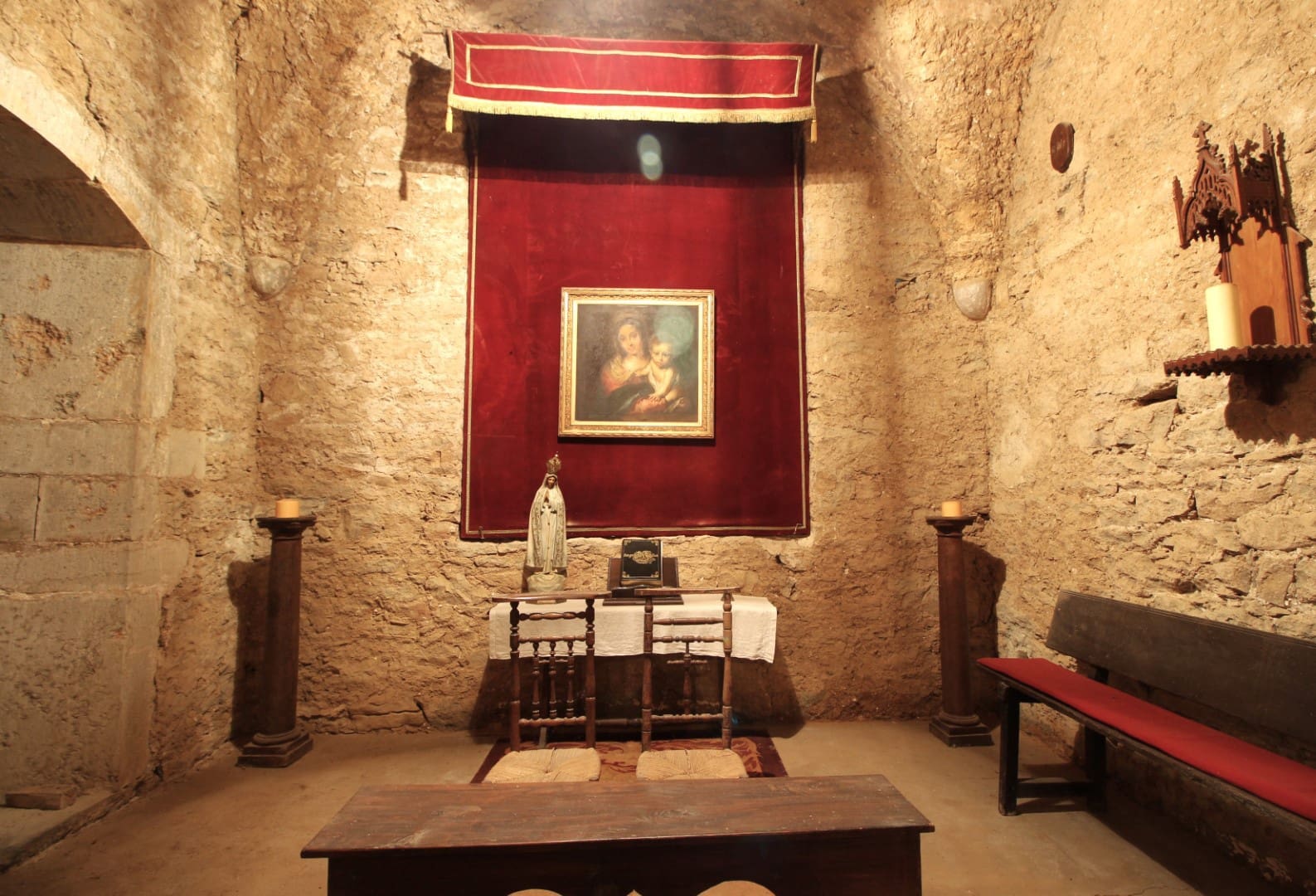 9 soveværelse Finca/Landehus til salg i Salas med garage - € 2.950.000 (Ref: 9061918)