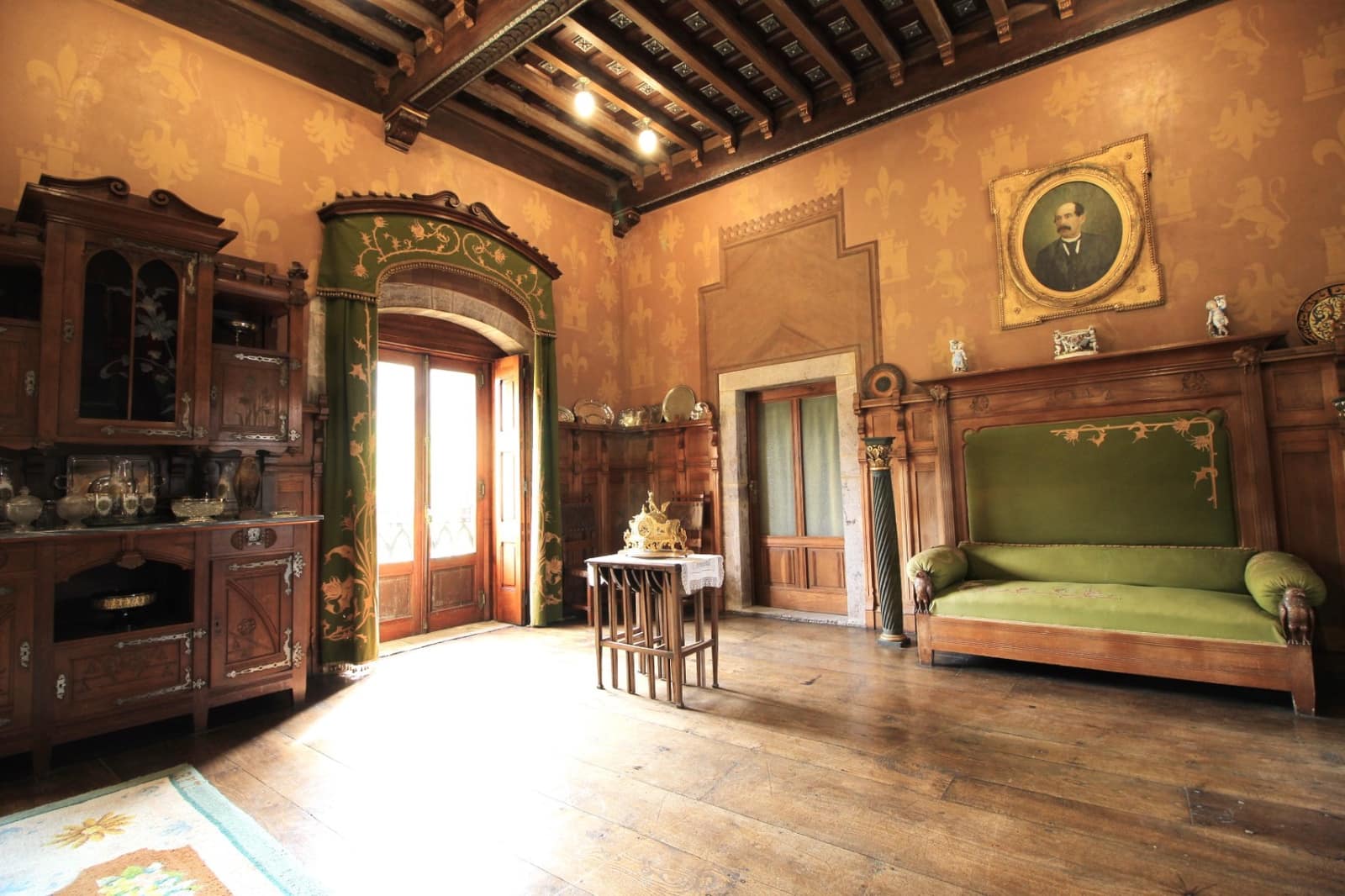 9 soveværelse Finca/Landehus til salg i Salas med garage - € 2.950.000 (Ref: 9061918)