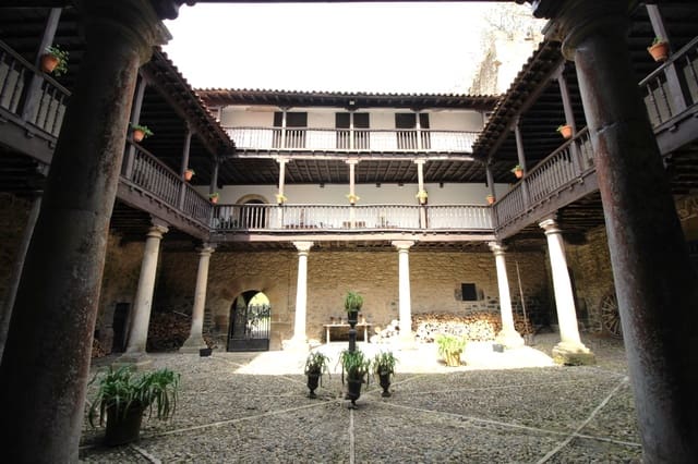 9 bedroom Finca/Country House for sale in Salas with garage - € 2,950,000 (Ref: 9061918)