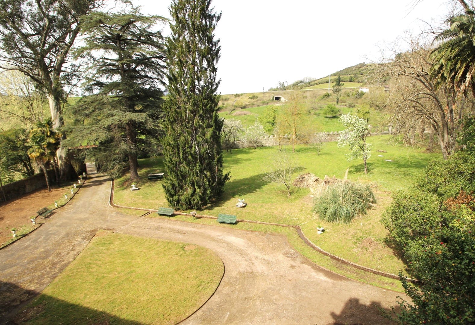 9 soveværelse Finca/Landehus til salg i Salas med garage - € 2.950.000 (Ref: 9061918)