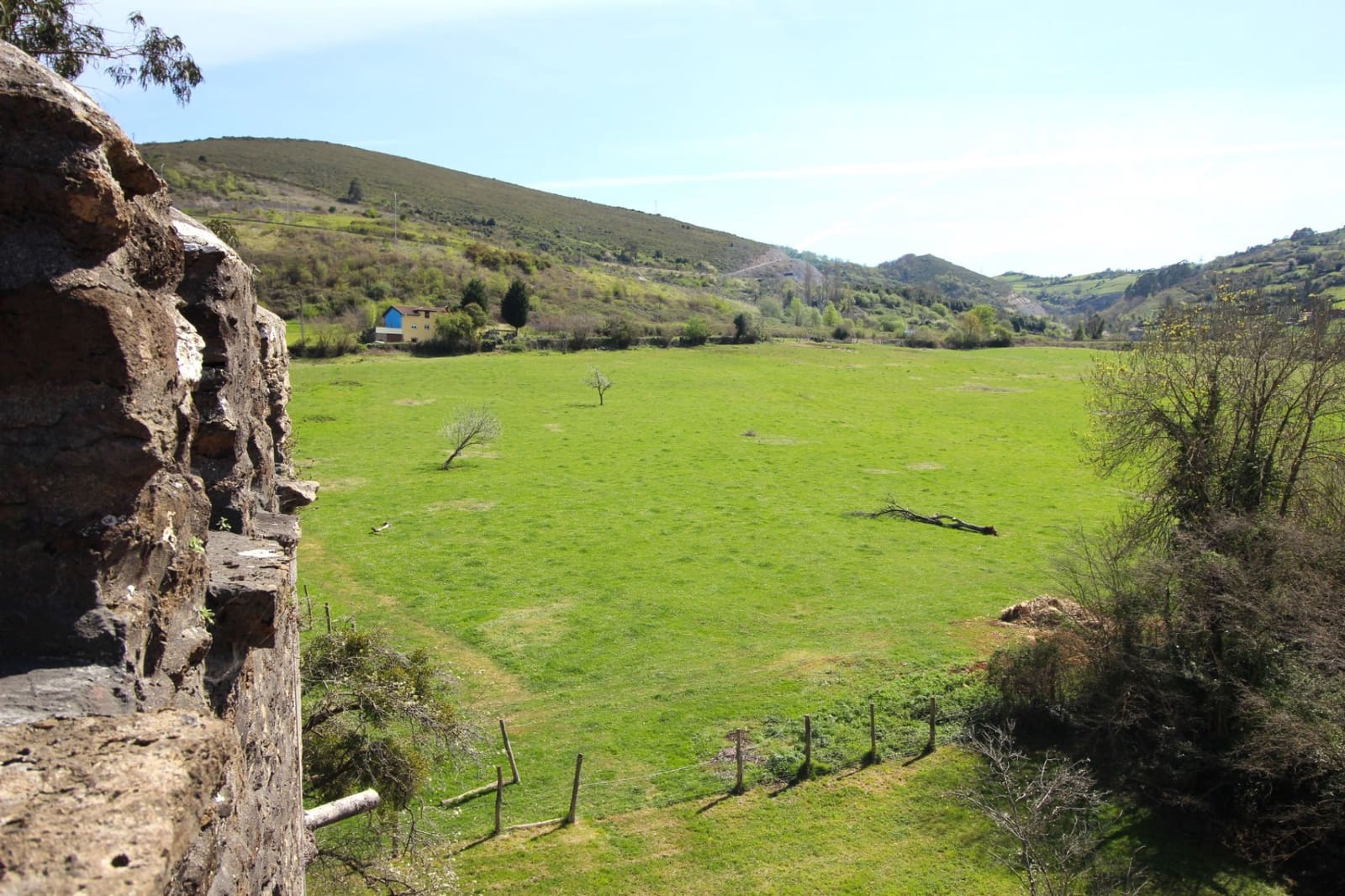 9 soveværelse Finca/Landehus til salg i Salas med garage - € 2.950.000 (Ref: 9061918)