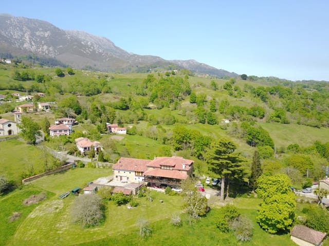 6 bedroom Finca/Country House for sale in Parres with garage - € 900,000 (Ref: 9104054)