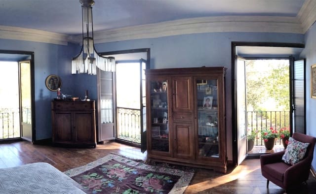 6 bedroom Finca/Country House for sale in Parres with garage - € 900,000 (Ref: 9104054)