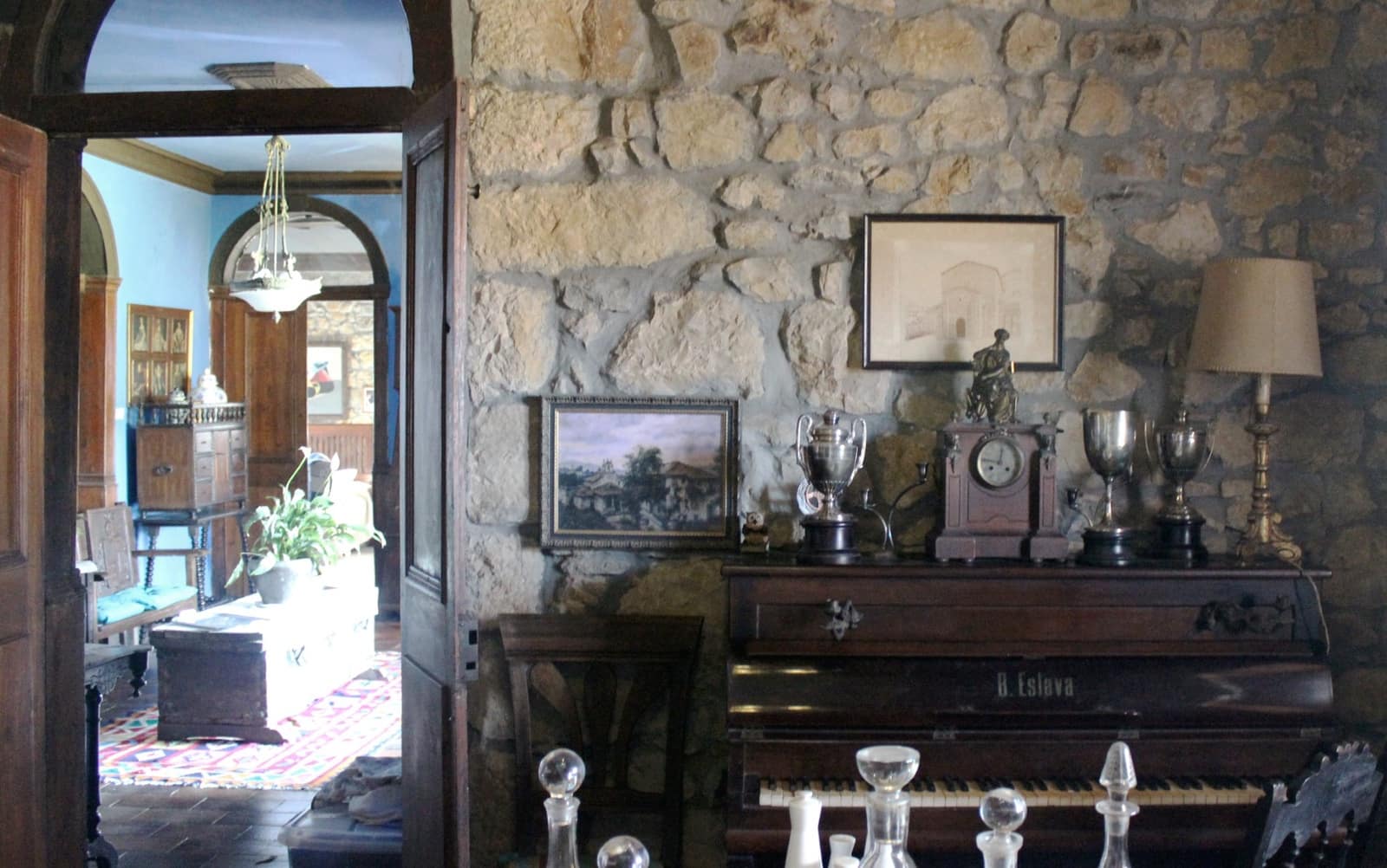 6 soveværelse Finca/Landehus til salg i Parres med garage - € 900.000 (Ref: 9104054)