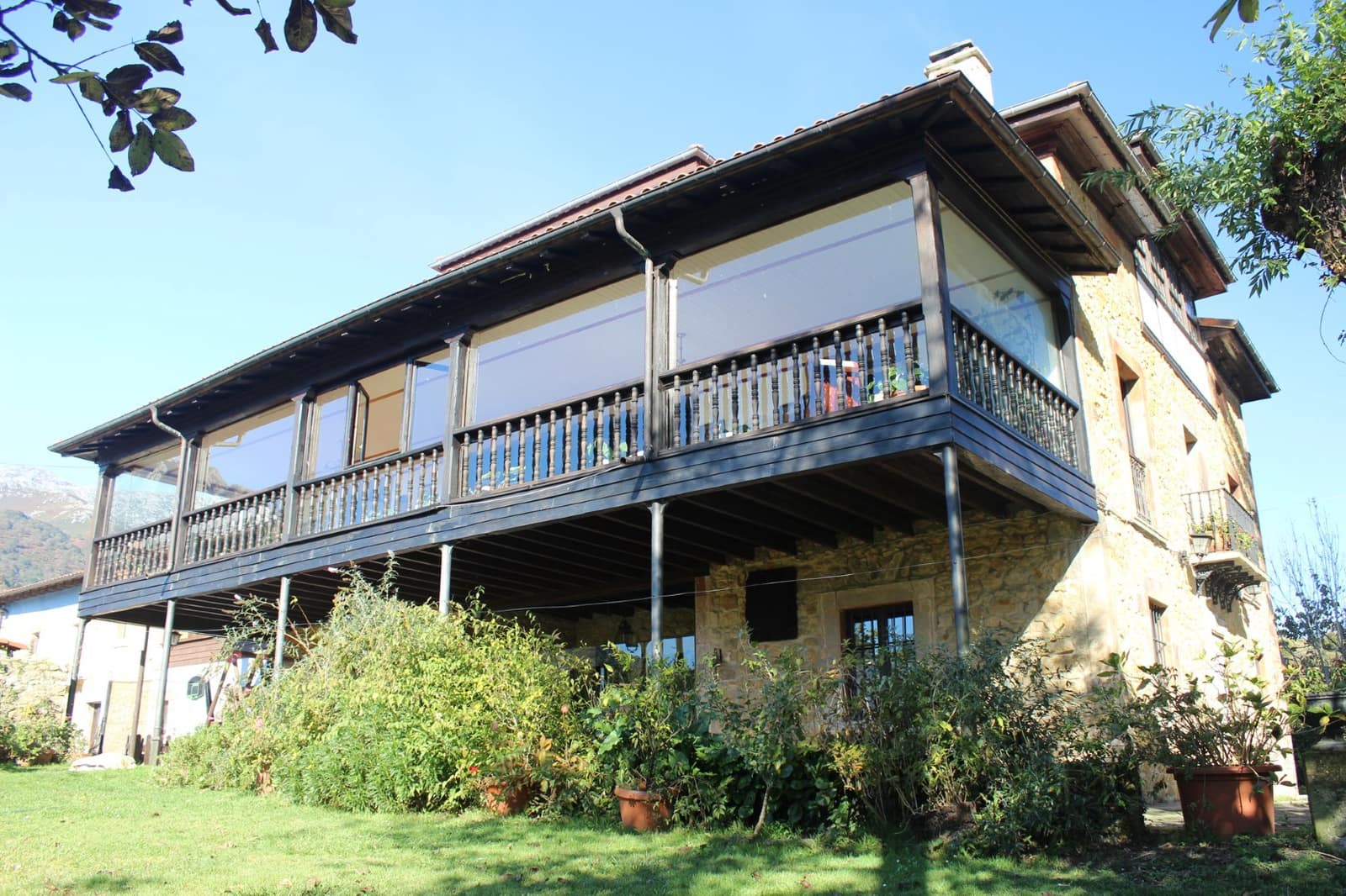 6 soveværelse Finca/Landehus til salg i Parres med garage - € 900.000 (Ref: 9104054)