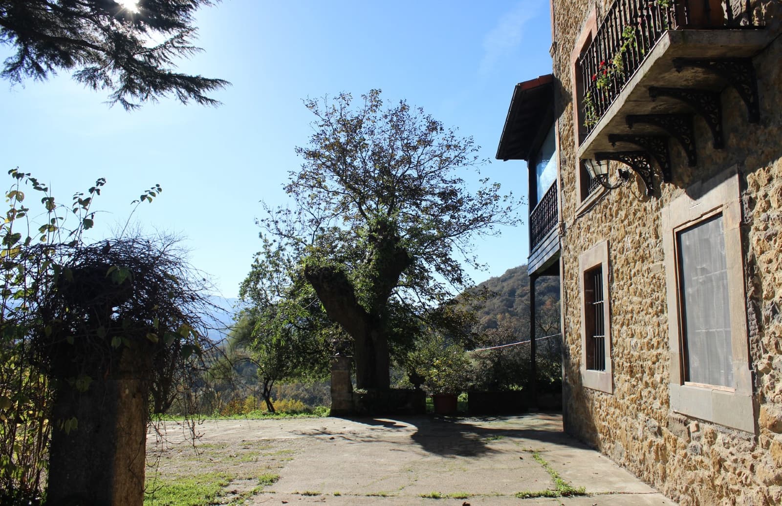 6 soveværelse Finca/Landehus til salg i Parres med garage - € 900.000 (Ref: 9104054)