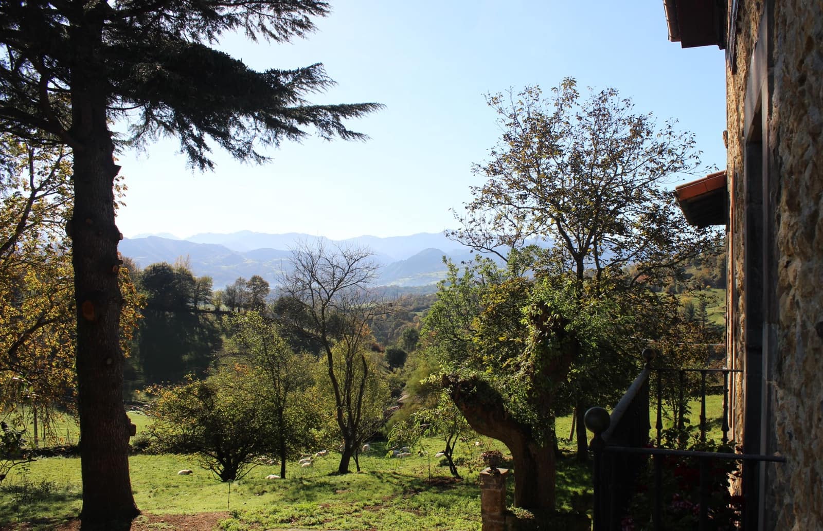 6 soveværelse Finca/Landehus til salg i Parres med garage - € 900.000 (Ref: 9104054)