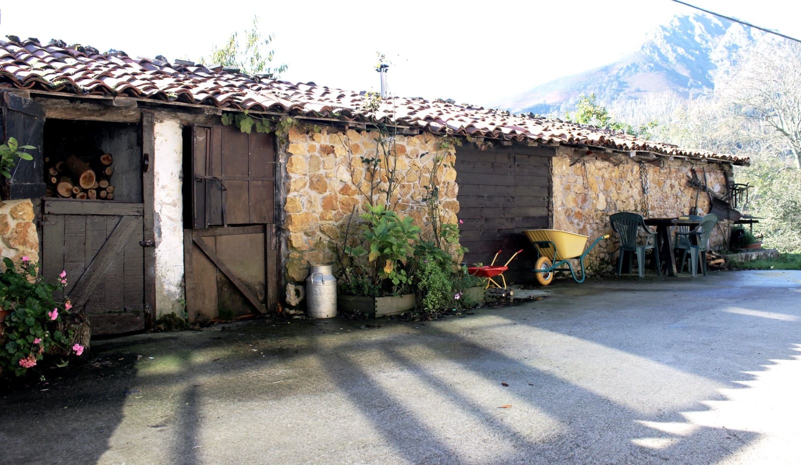 6 soveværelse Finca/Landehus til salg i Parres med garage - € 900.000 (Ref: 9104054)