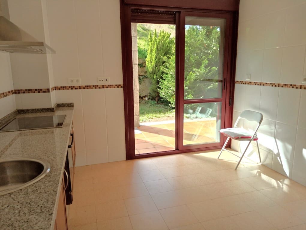 5 soveværelse Byhus til salg i Cangas de Onis med garage - € 430.000 (Ref: 9162927)