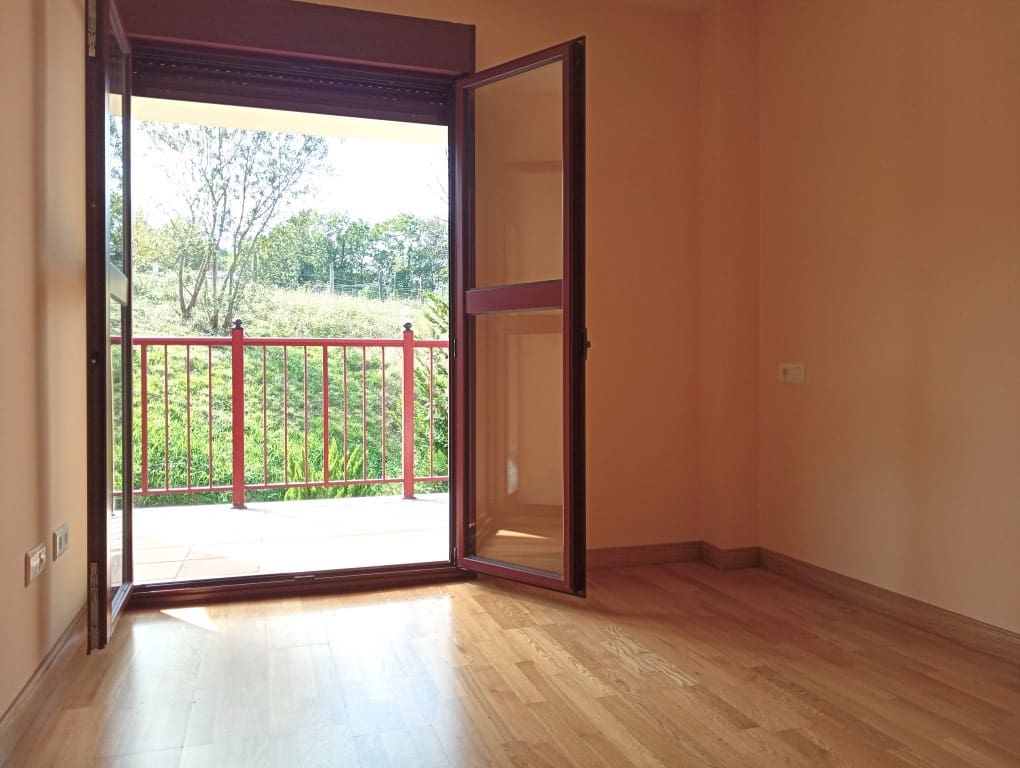 5 soveværelse Byhus til salg i Cangas de Onis med garage - € 430.000 (Ref: 9162927)