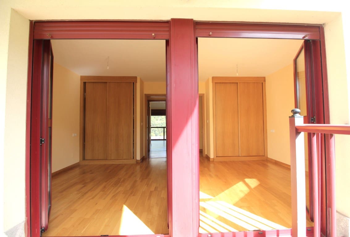 5 soveværelse Byhus til salg i Cangas de Onis med garage - € 430.000 (Ref: 9162927)