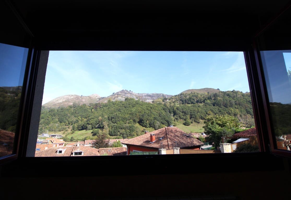 5 soveværelse Byhus til salg i Cangas de Onis med garage - € 430.000 (Ref: 9162927)