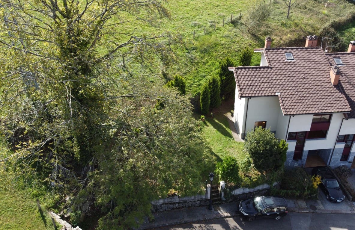 5 soveværelse Byhus til salg i Cangas de Onis med garage - € 430.000 (Ref: 9162927)