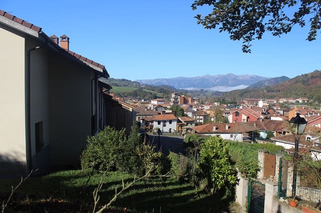 5 soveværelse Byhus til salg i Cangas de Onís med garage - € 430.000 (Ref: 9162927)