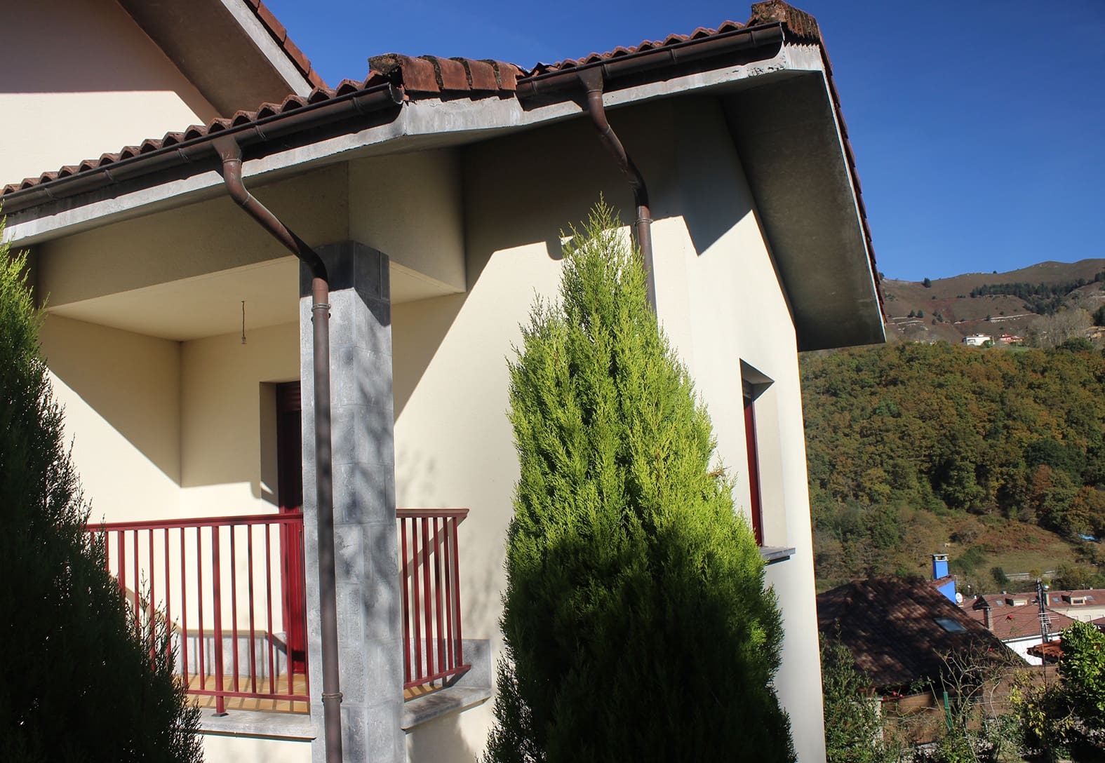 5 soveværelse Byhus til salg i Cangas de Onis med garage - € 430.000 (Ref: 9162927)