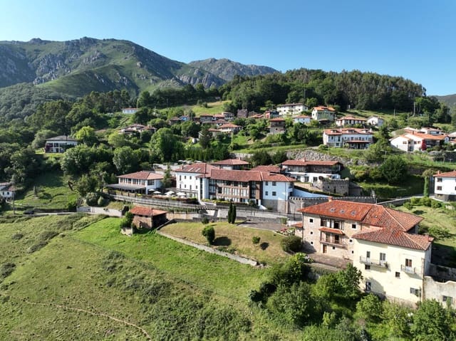 Undeveloped Land for sale in Parres - € 1,500,000 (Ref: 9293861)