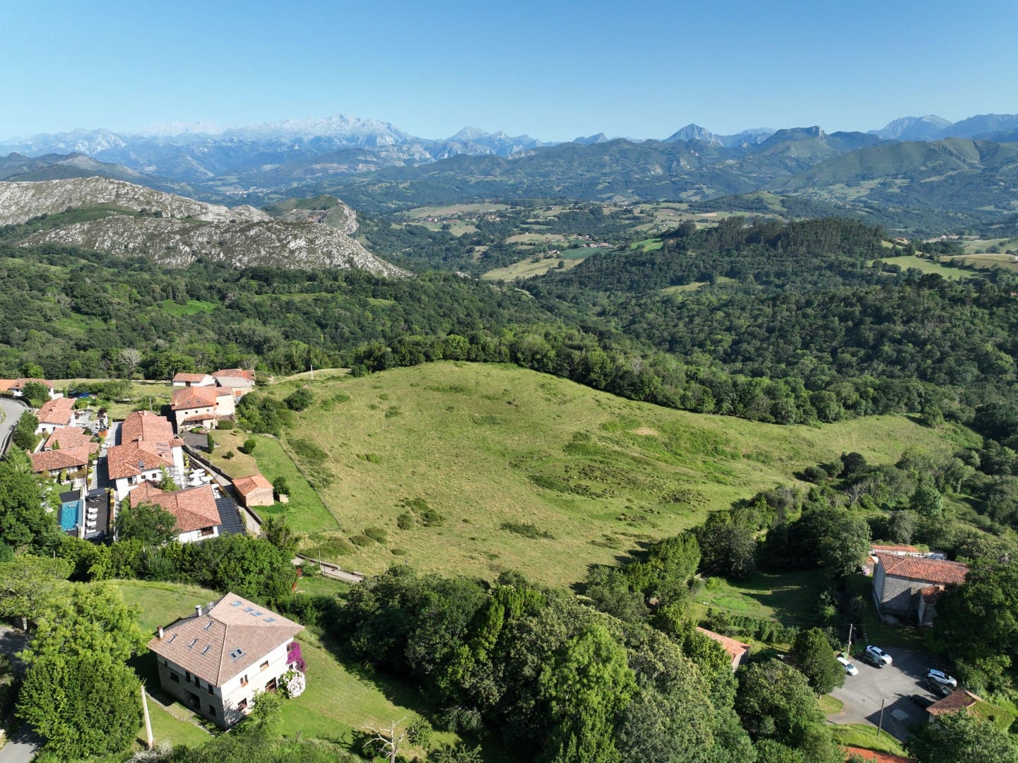 Mark till salu i Parres - 1 500 000 € (Ref: 9293861)