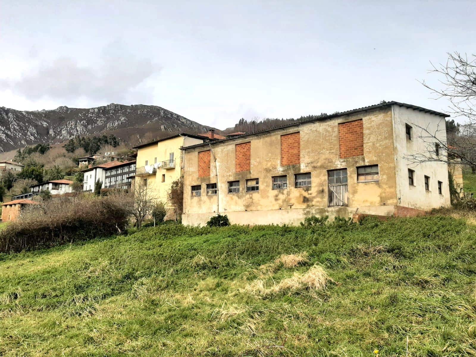 Mark till salu i Parres - 1 500 000 € (Ref: 9293861)