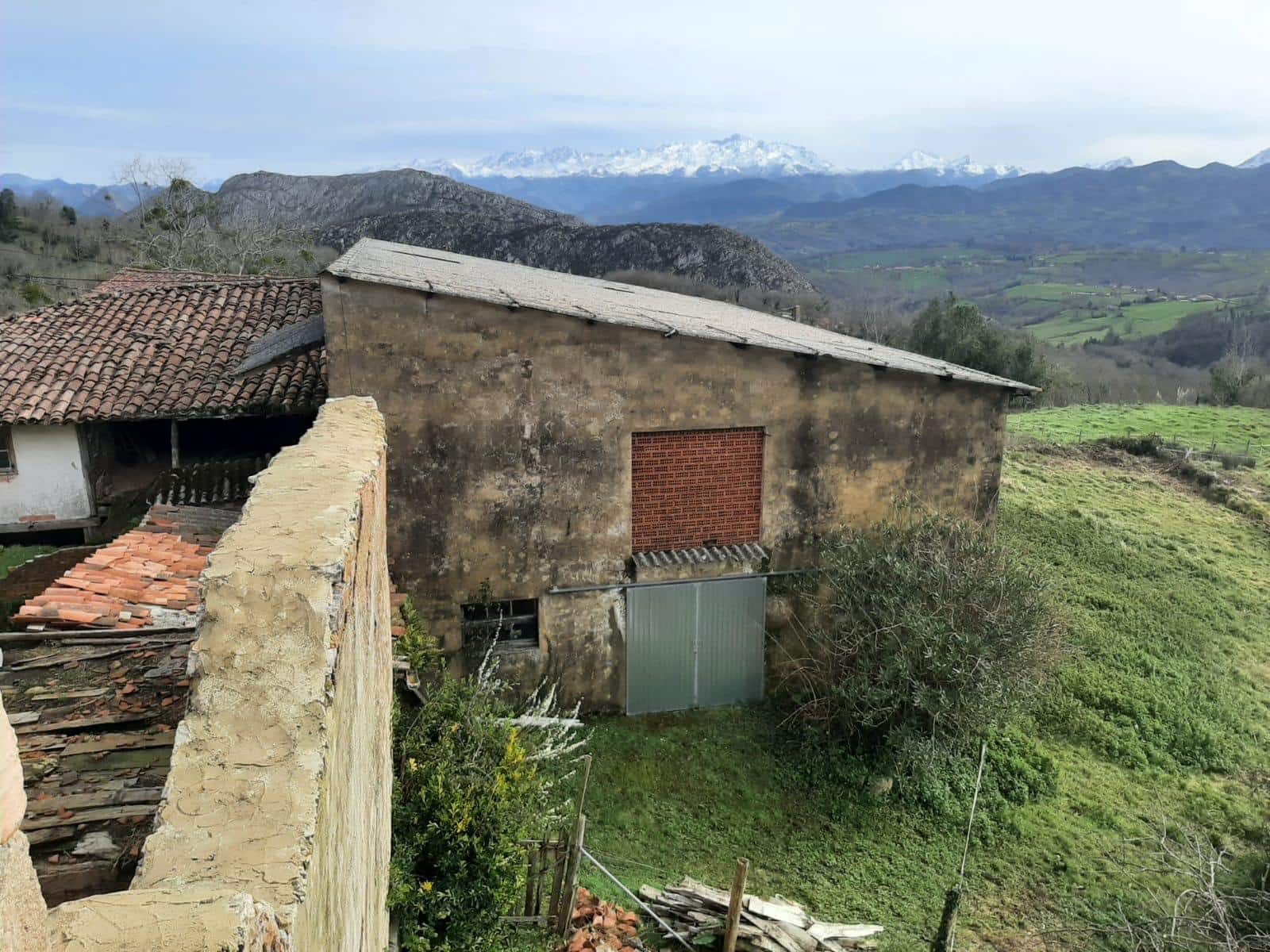 Mark till salu i Parres - 1 500 000 € (Ref: 9293861)