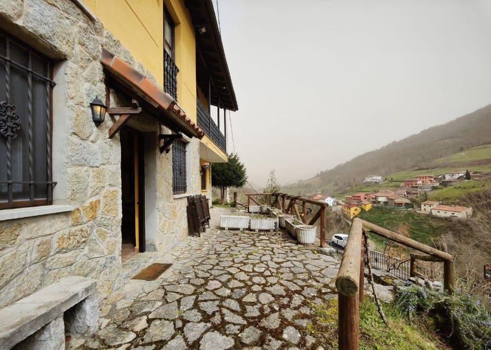 3 soveværelse Finca/Landehus til salg i Quiros - € 220.000 (Ref: 9447095)