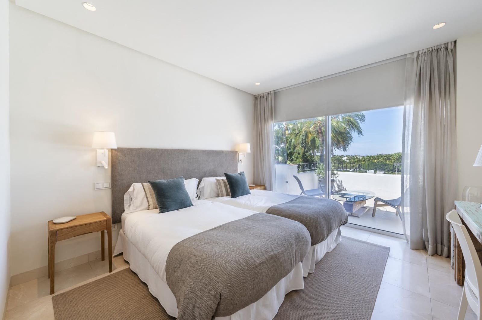 Ático de 3 habitaciones en Marbella en venta con piscina garaje - 6.750.000 € (Ref: 9610290)