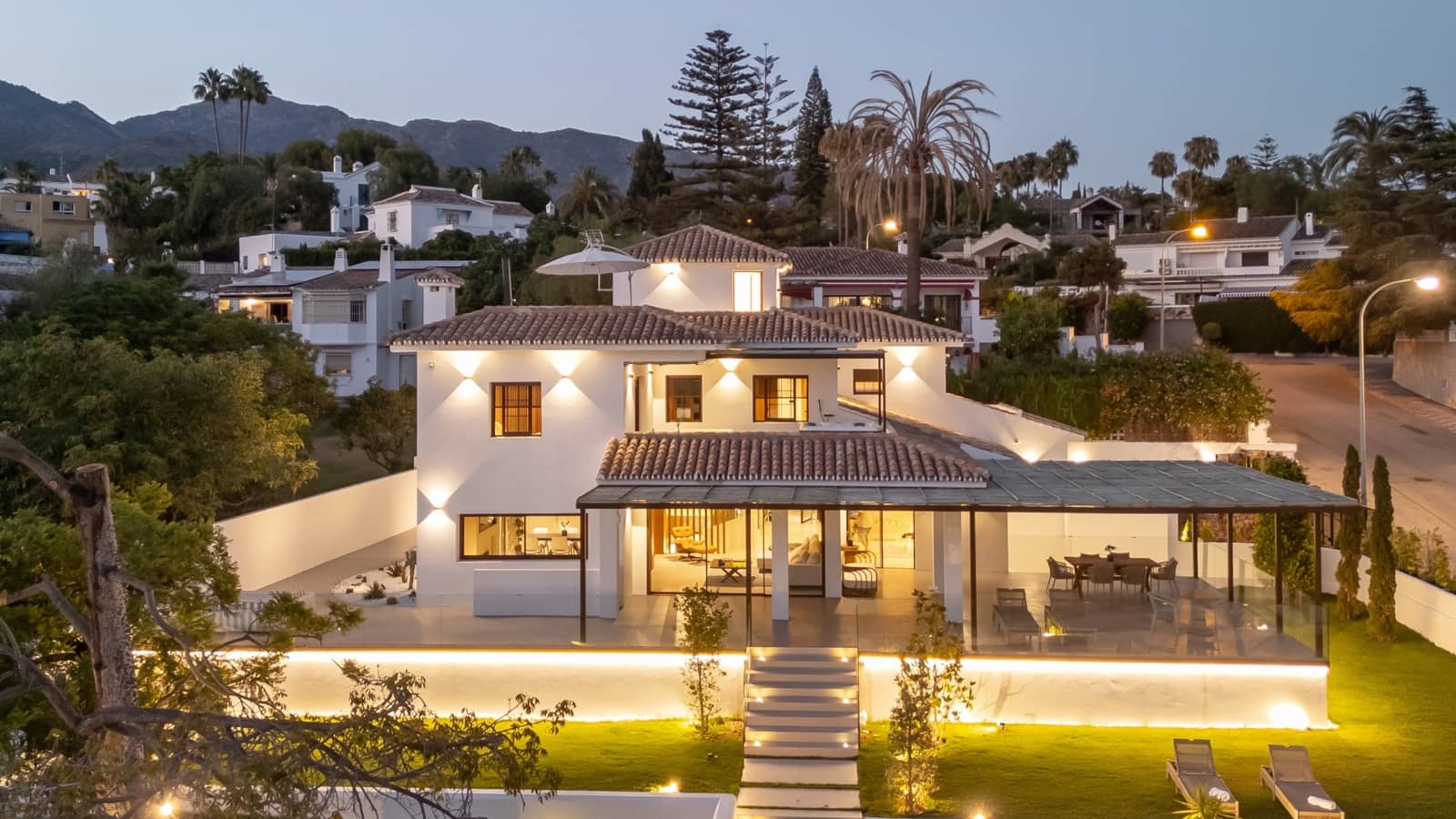 5 bedroom Villa for sale in Marbella with pool garage - € 4,995,000 (Ref: 9614475)
