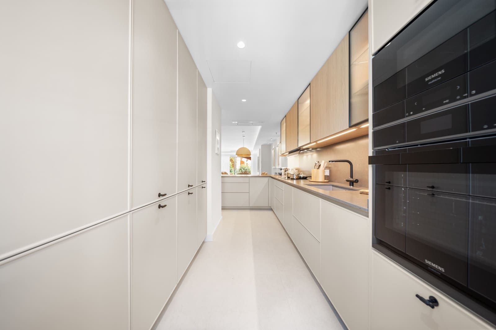 3 sypialnia Dom na sprzedaż w Marbella z basenem garażem - 1 495 000 € (Ref: 9614477)