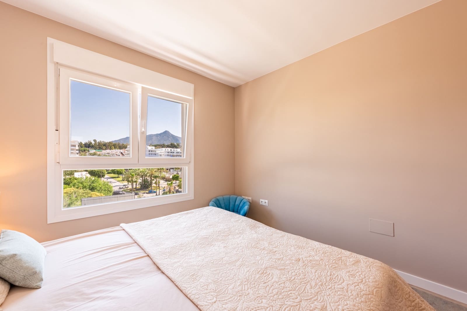 3 bedroom Apartment for sale in Nueva Andalucia with pool garage - € 559,000 (Ref: 9614478)