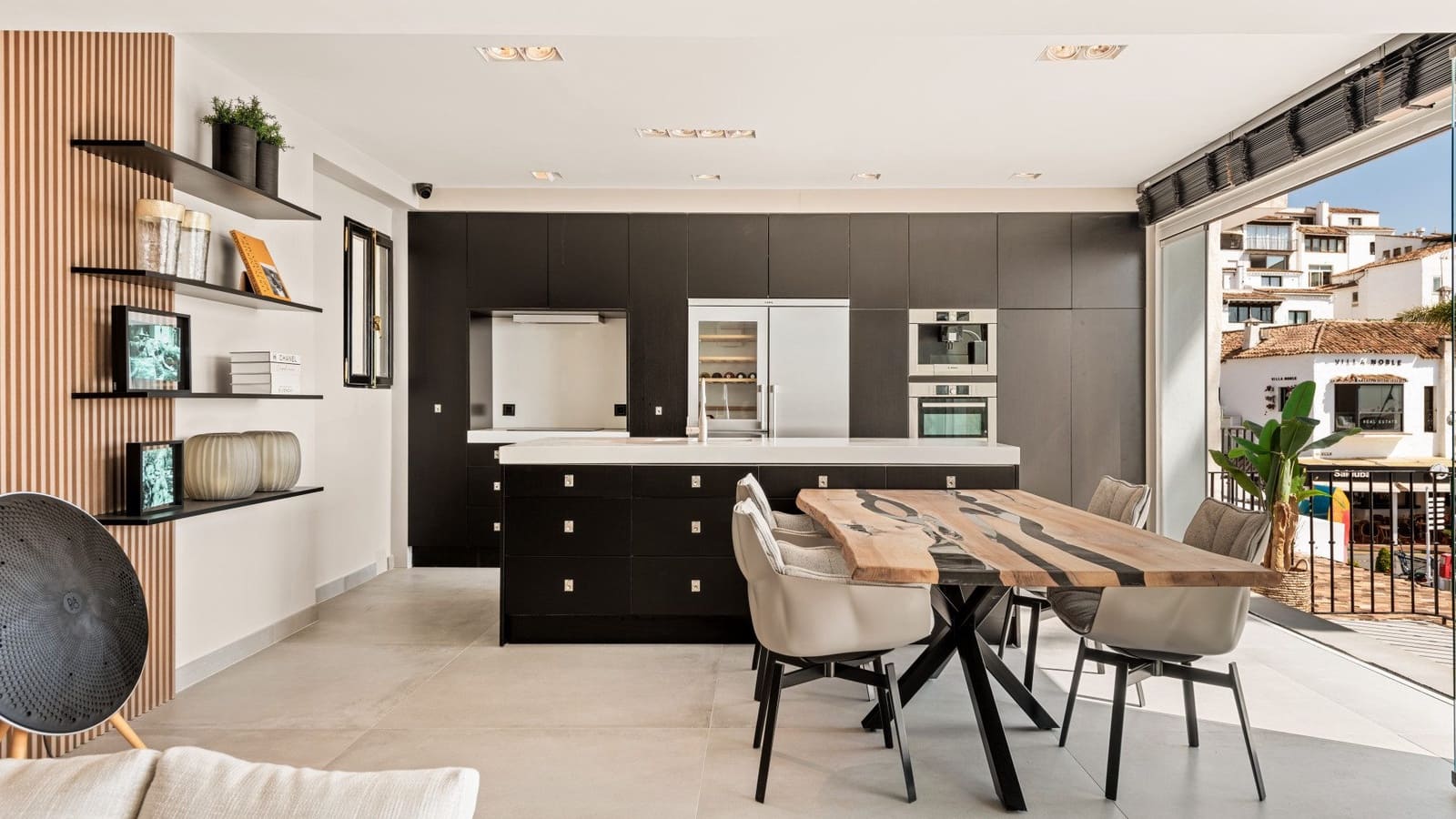 2 bedroom Apartment for sale in Marbella with garage - € 1,690,000 (Ref: 9614479)