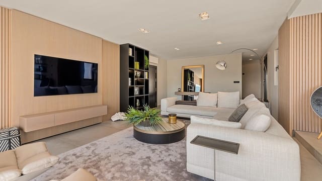 2 sypialnia Apartament na sprzedaż w Puerto Banus, Marbella z garażem - 1 690 000 € (Ref: 9614479)