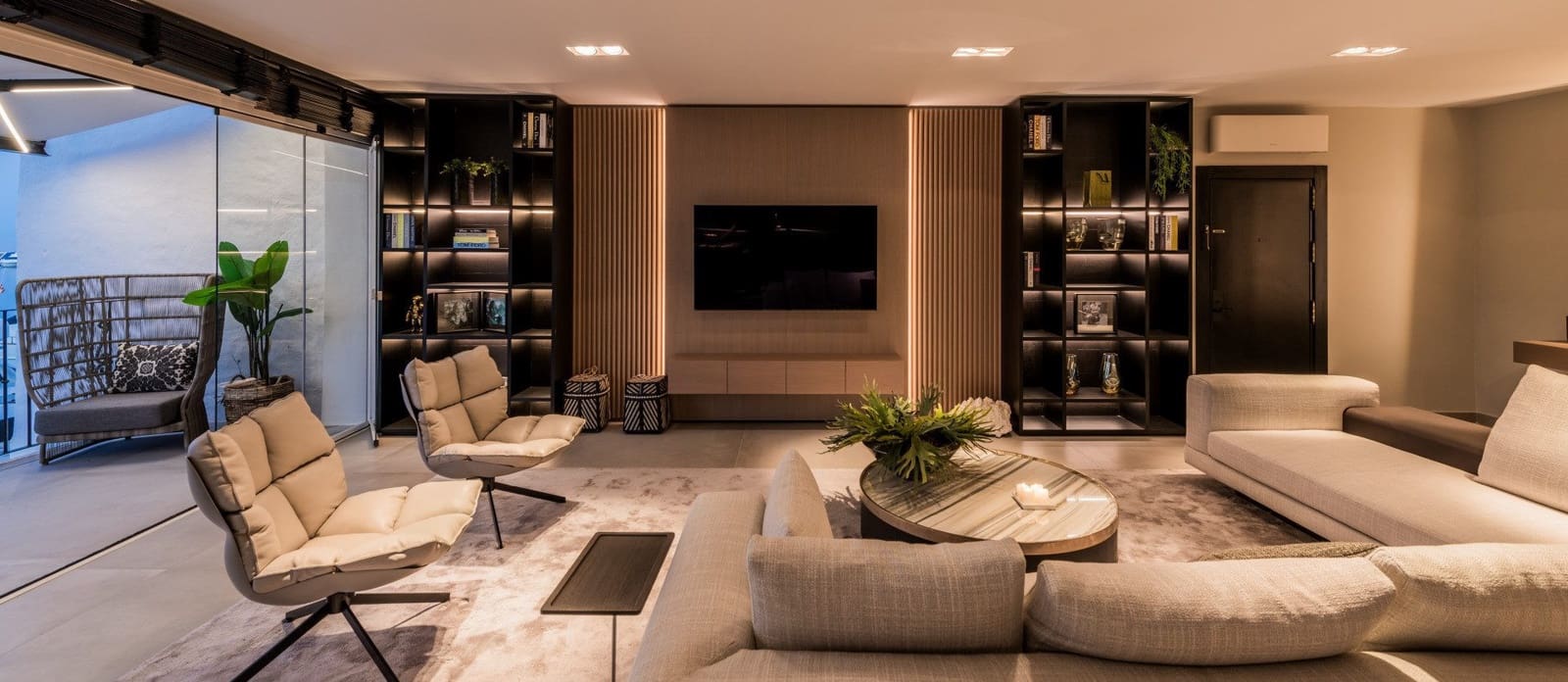 2 bedroom Apartment for sale in Marbella with garage - € 1,690,000 (Ref: 9614479)