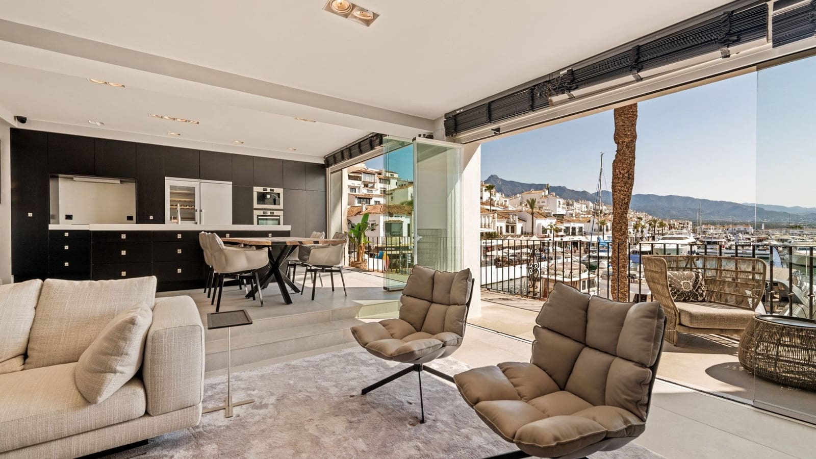 2 bedroom Apartment for sale in Marbella with garage - € 1,690,000 (Ref: 9614479)