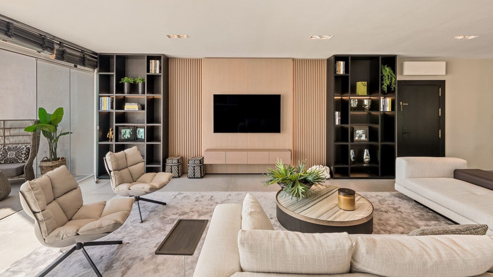 2 bedroom Apartment for sale in Marbella with garage - € 1,690,000 (Ref: 9614479)