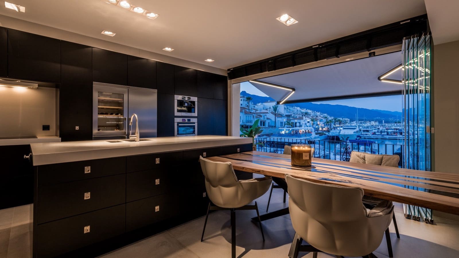 2 bedroom Apartment for sale in Marbella with garage - € 1,690,000 (Ref: 9614479)