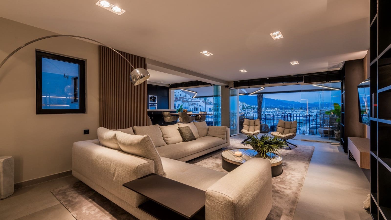 2 bedroom Apartment for sale in Marbella with garage - € 1,690,000 (Ref: 9614479)