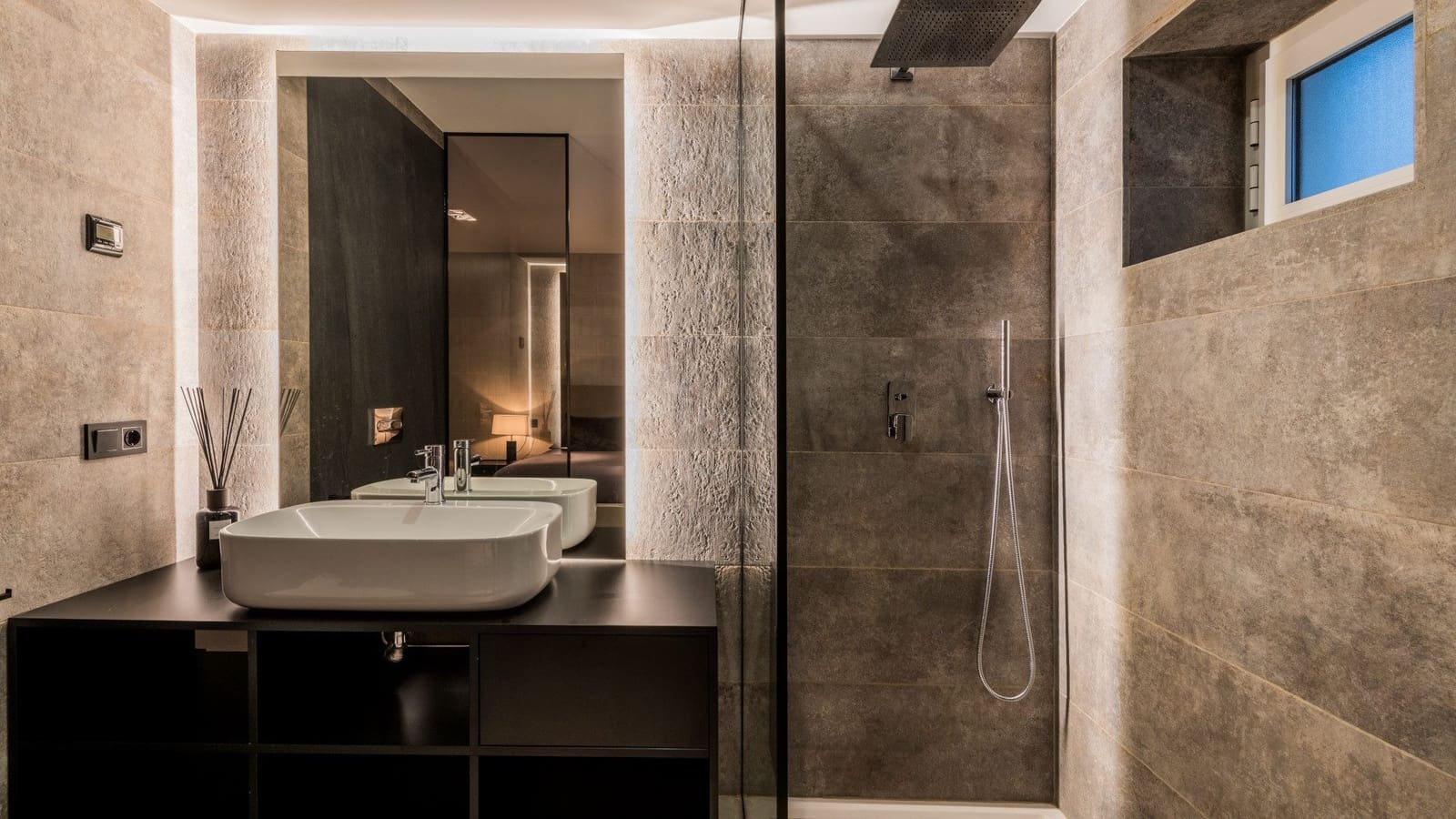 2 bedroom Apartment for sale in Marbella with garage - € 1,690,000 (Ref: 9614479)