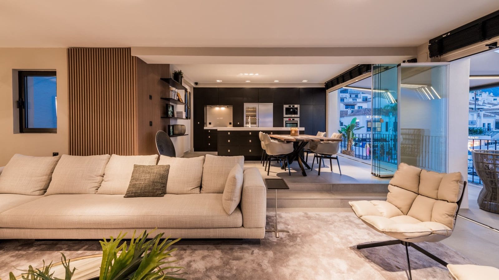 2 bedroom Apartment for sale in Marbella with garage - € 1,690,000 (Ref: 9614479)