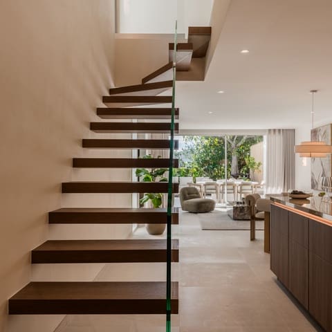 4 bedroom Semi-detached Villa for sale in Lomas De Marbella, Marbella with pool garage - € 2,595,000 (Ref: 9618726)