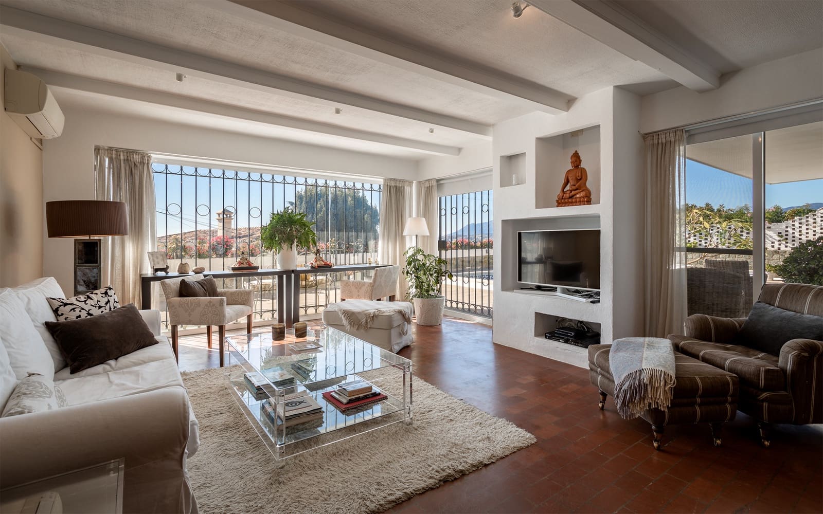 4 sypialnia Willa na sprzedaż w Nueva Andalucia z basenem garażem - 2 195 000 € (Ref: 9629420)