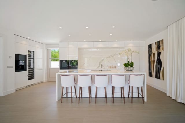 6 sovrum Villa till salu i Aloha Golf, Marbella med pool garage - 10 395 000 € (Ref: 9629421)