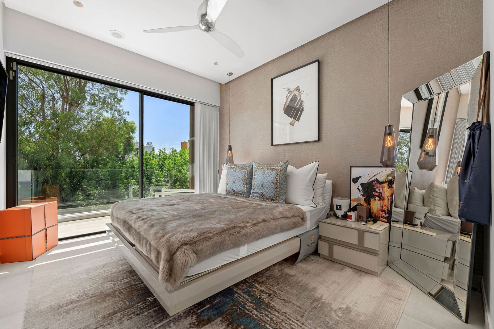 4 makuuhuone Huvila myytävänä paikassa Estepona mukana uima-altaan 
autotalli - 1 825 000 € (Ref: 9629426)