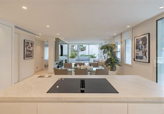 3 makuuhuone Huoneisto myytävänä paikassa Lomas De Marbella, Marbella mukana uima-altaan 
autotalli - 3 800 000 € (Ref: 9629428)