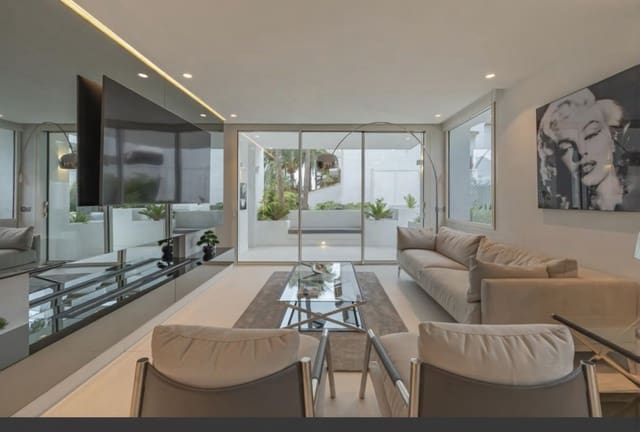 3 makuuhuone Huoneisto myytävänä paikassa Lomas De Marbella, Marbella mukana uima-altaan 
autotalli - 3 800 000 € (Ref: 9629428)