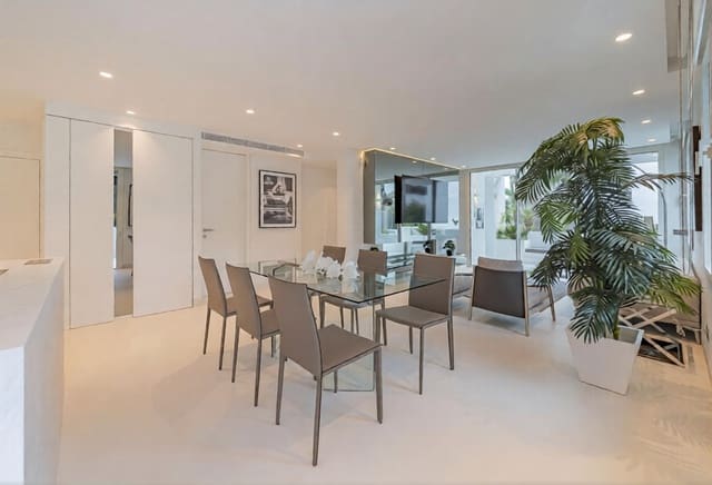 3 makuuhuone Huoneisto myytävänä paikassa Lomas De Marbella, Marbella mukana uima-altaan 
autotalli - 3 800 000 € (Ref: 9629428)