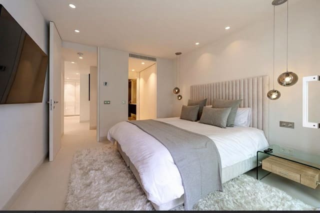 3 makuuhuone Huoneisto myytävänä paikassa Lomas De Marbella, Marbella mukana uima-altaan 
autotalli - 3 800 000 € (Ref: 9629428)