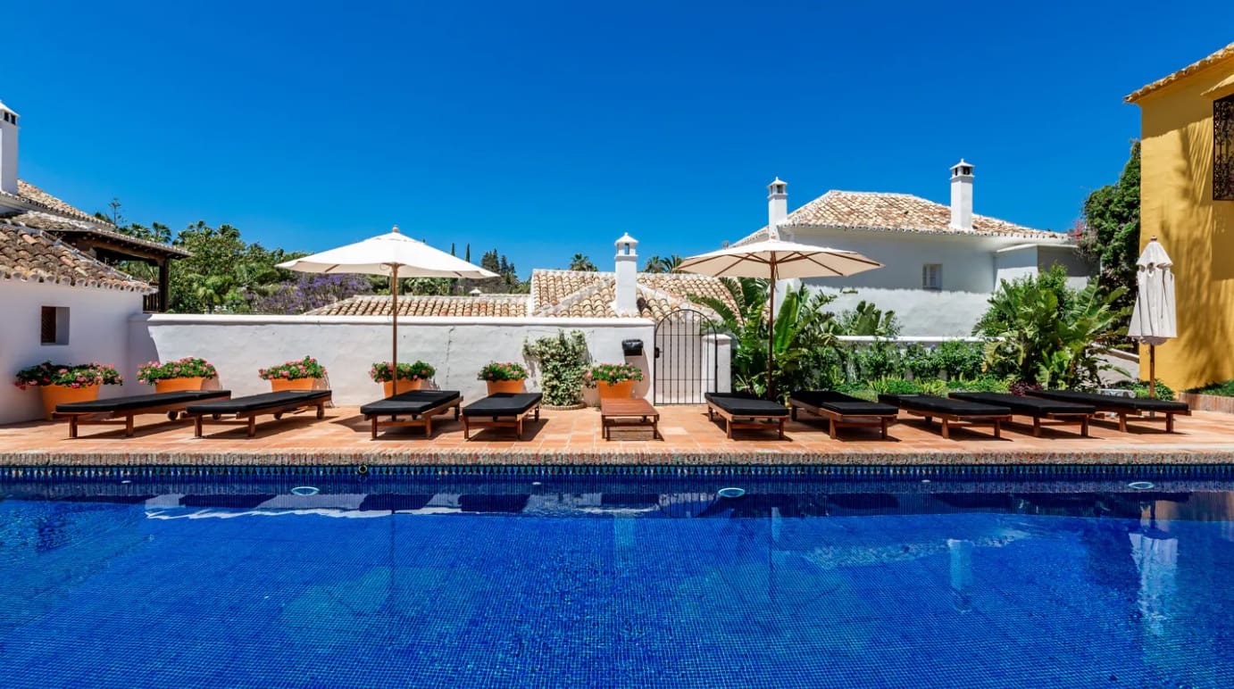 Pareado de 4 habitaciones en Marbella en venta con piscina garaje - 2.490.000 € (Ref: 9629430)