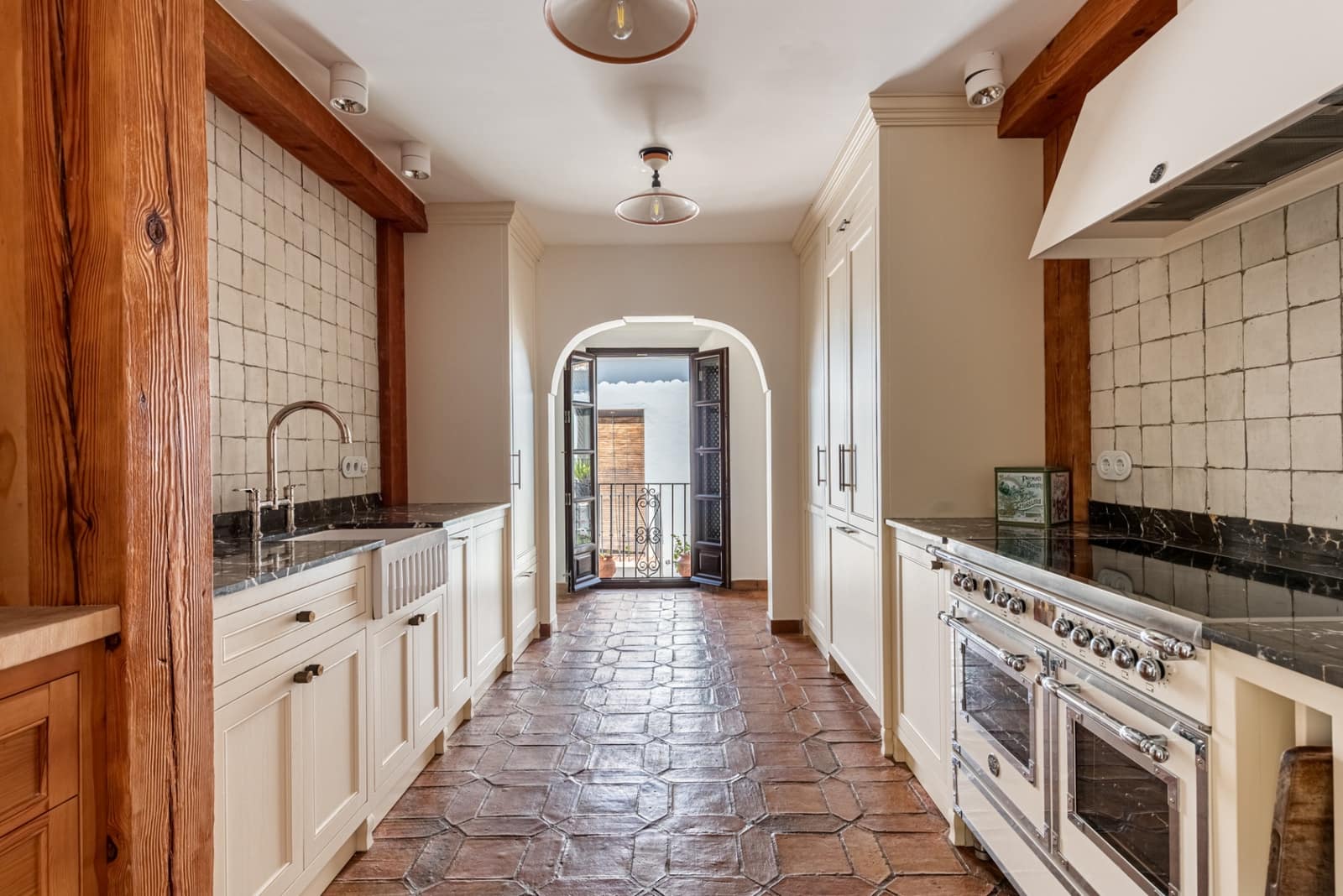 Pareado de 4 habitaciones en Marbella en venta con piscina garaje - 2.490.000 € (Ref: 9629430)