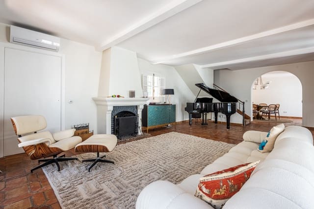 Pareado de 4 habitaciones en Lomas De Marbella, Marbella en venta con piscina garaje - 2.490.000 € (Ref: 9629430)